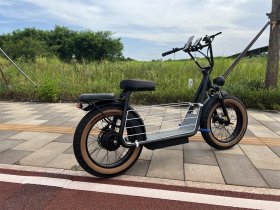 Bluetooth Electric scooter with phone holder and usb charger